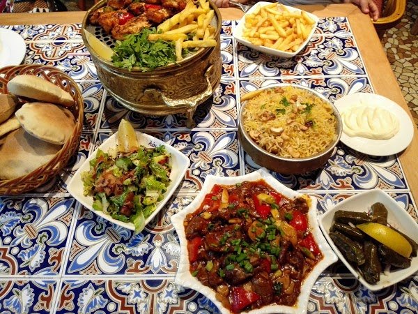مطاعم بالرياض على اطلاله