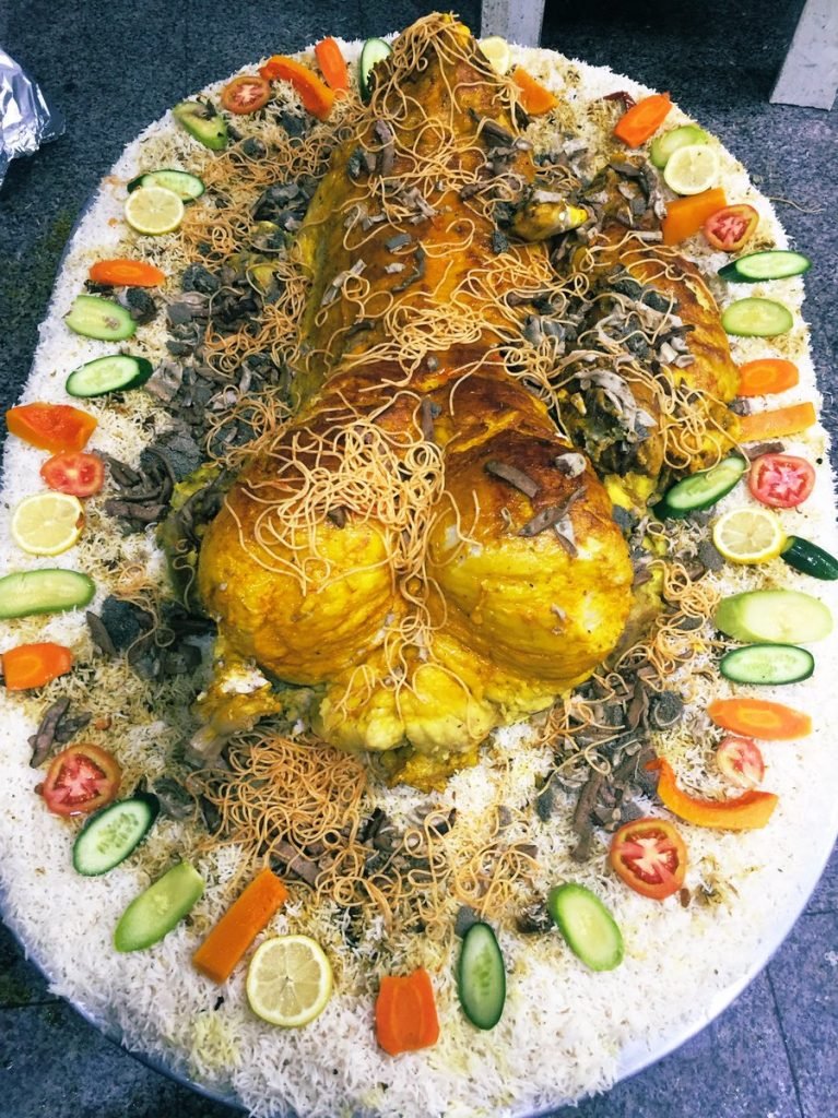 مطعم تاج المثلوثة للأكلات