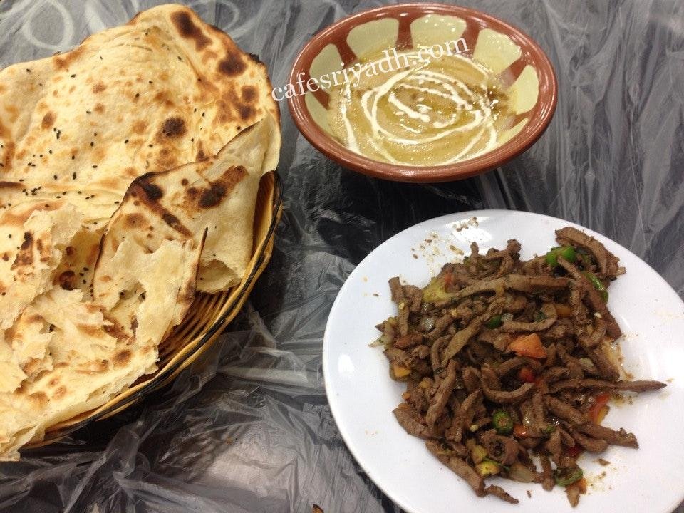 مطاعم الشيف عزام