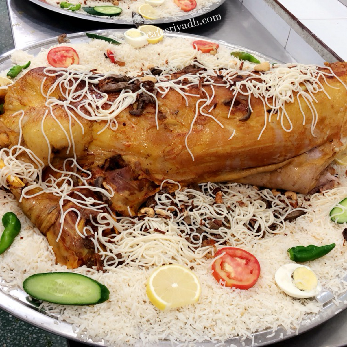 مطاعم المئوية