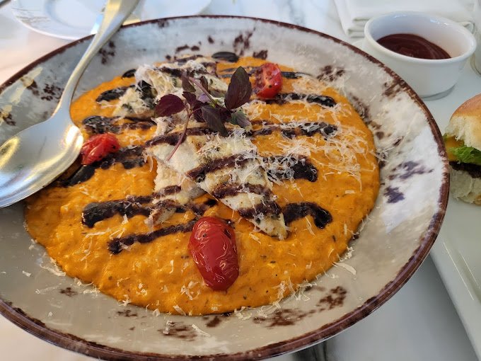 مطعم مونيز بالرياض