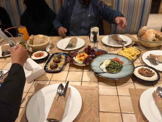 مطعم يقدم سحور في الرياض