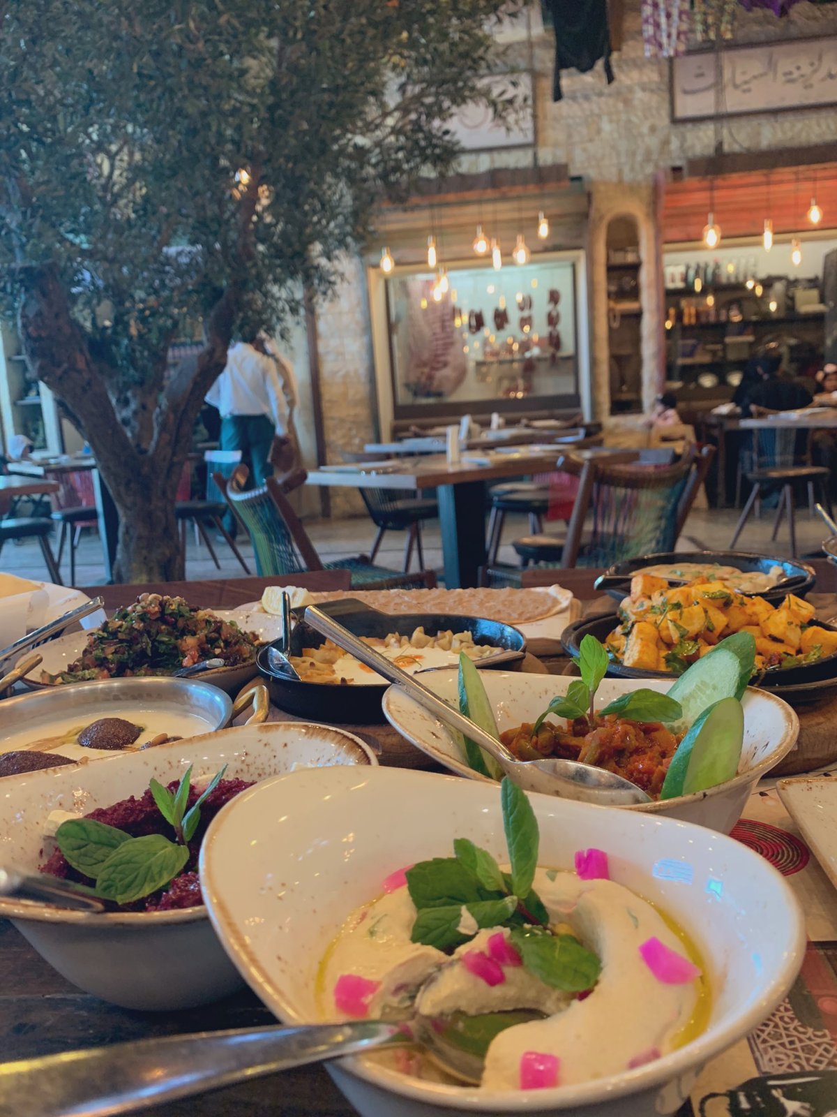 مطعم حارات الرياض ( الاسعار + المنيو + الموقع )
