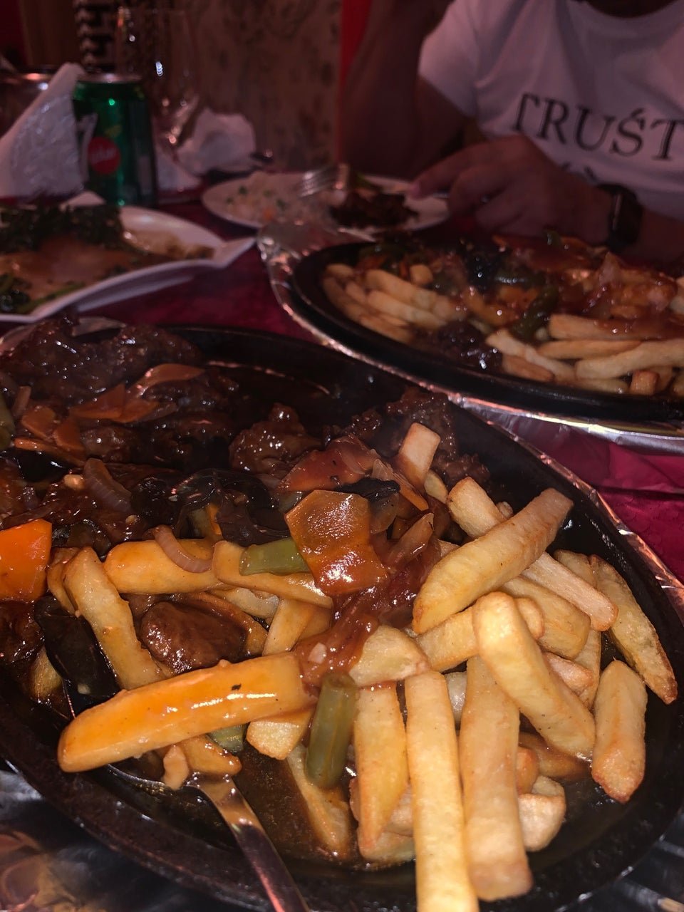 مطعم القصر الذهبي الصيني