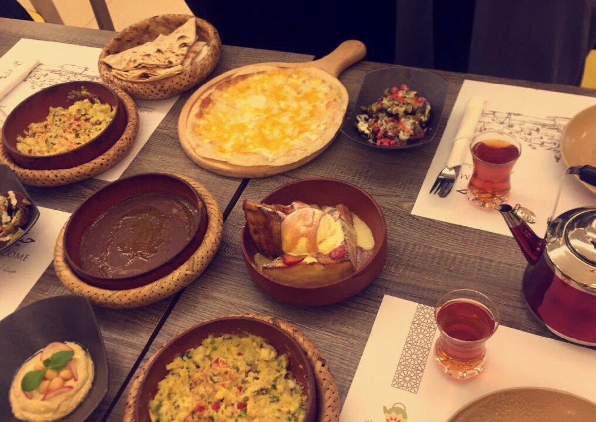 مطاعم على طريق الملك عبد العزيز الرياض (الأسعار + المنيو + الموقع )