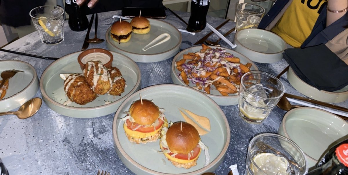 مطعم مينك Mink Sliders Lounge (الأسعار + المنيو + الموقع )