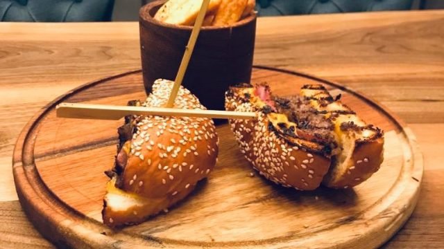 مطعم أسكودار ستيك هاوس (الأسعار + المنيو + الموقع )