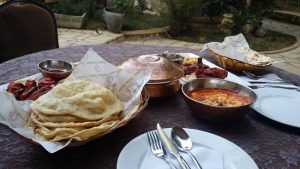 مطعم حديقة التاج