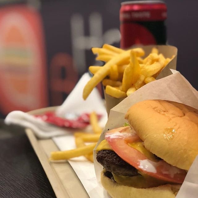 مطعم هلا برجر HALA BURGER