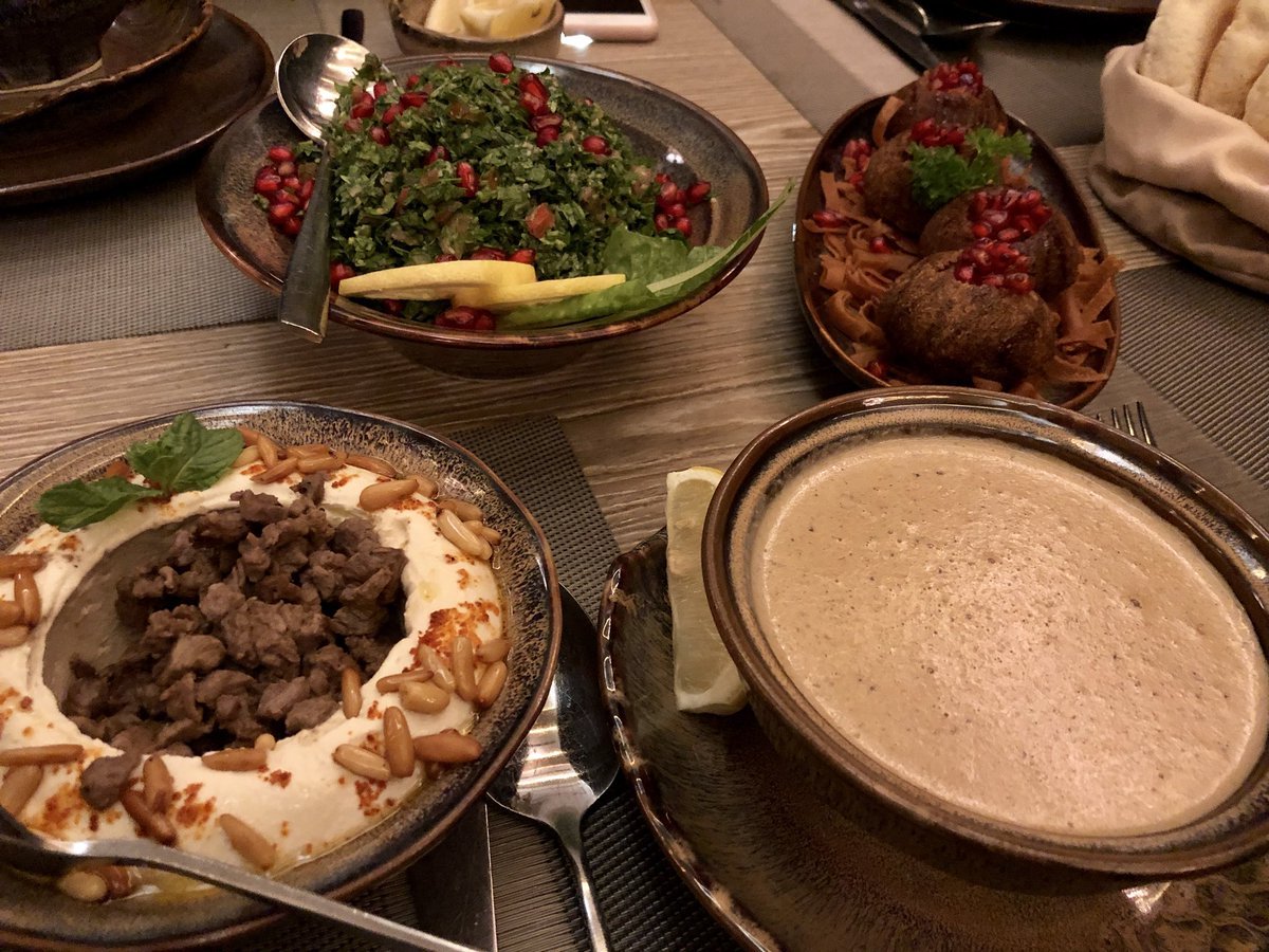 مطاعم على طريق الملك عبد الله بالرياض ( الأسعار+ المنيو+الموقع)