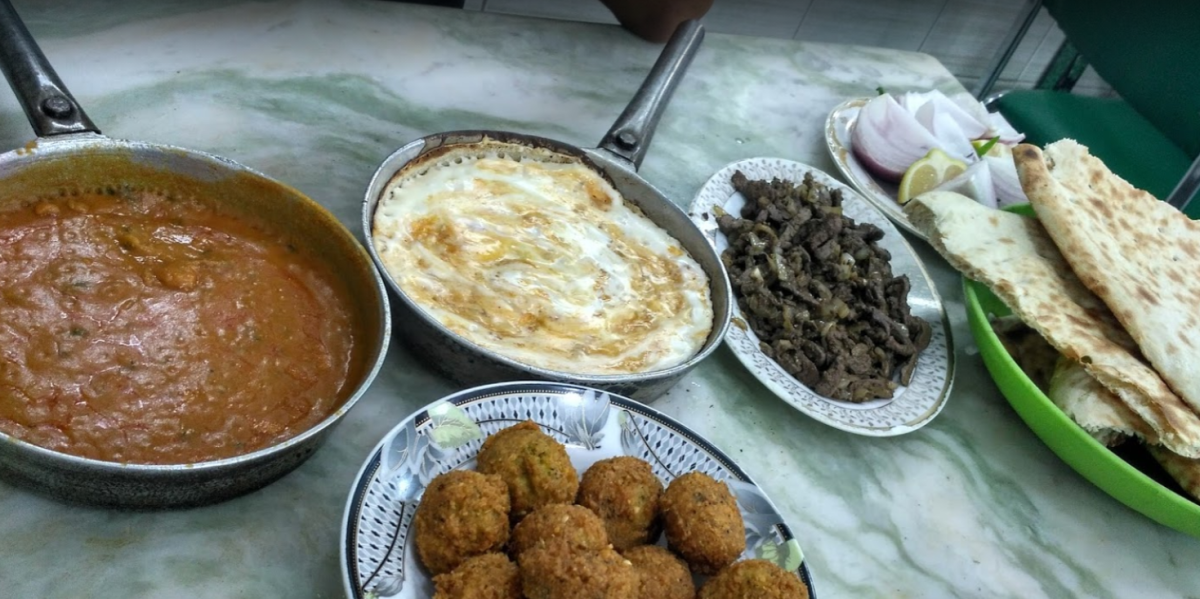 مطعم وقت الفول والفلافل