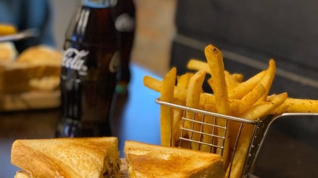 مطعم ساحة الشواء الشقراء (الأسعار+ المنيو+ الموقع)