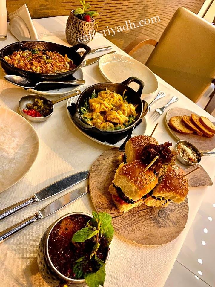 ارقي مطاعم مجمع ميد تاون بالرياض