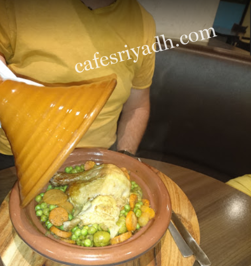 مطعم فوركويتس في موسم الرياض 2 