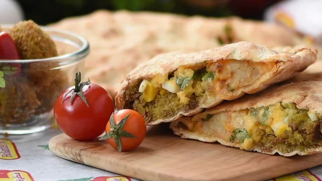 مطعم فطيرة الفلافل المزاحمية (الأسعار+ المنيو+ الموقع)