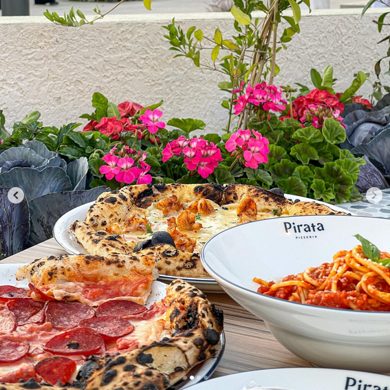 Pirata pizzaria بالرياض 