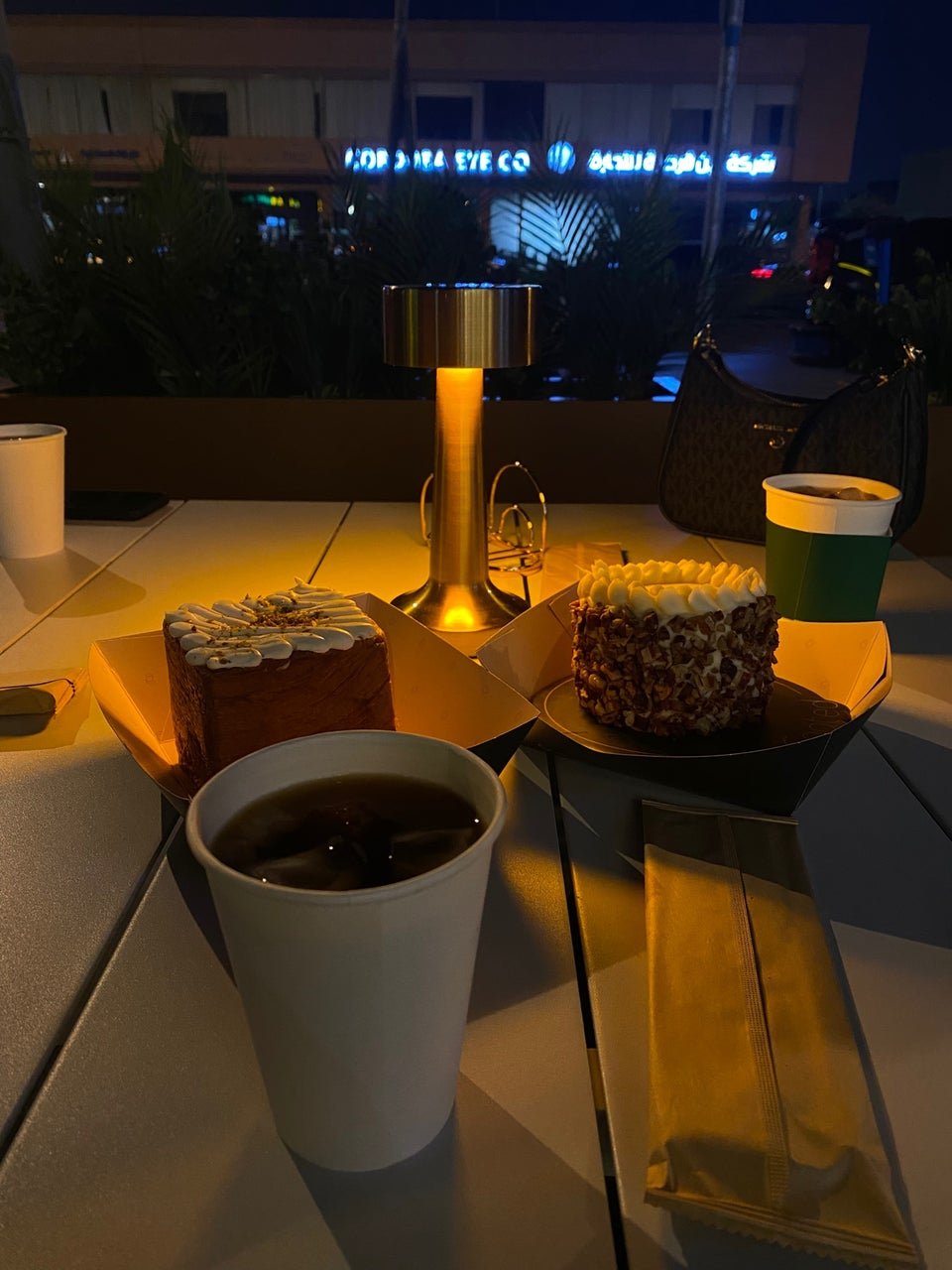 كافيه coated بالرياض