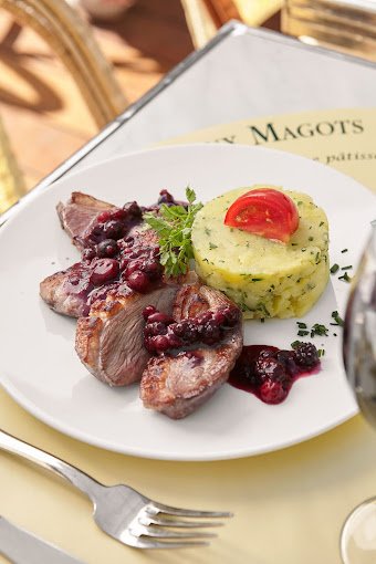 مقهى Les Deux Magots فيا الرياض (الأسعار + المنيو + الموقع )