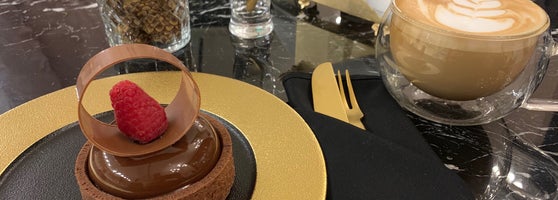مطعم كامليا لاونج