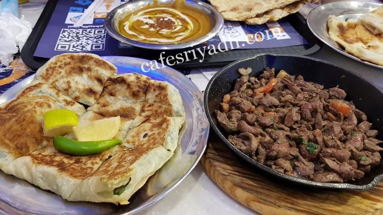 مطاعم شارع الأمير عبدالعزيز بن مساعد بن جلوي للاكلات الشعبية
